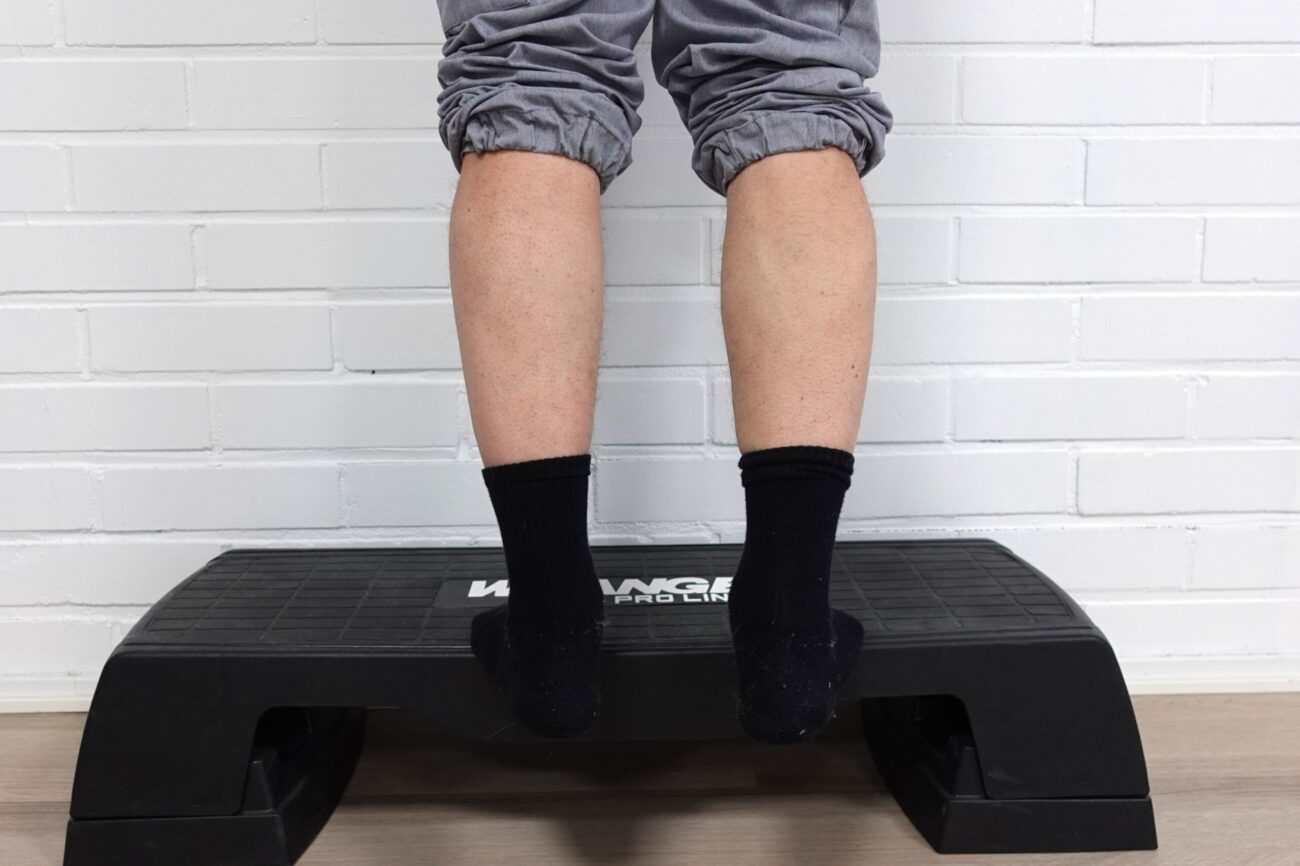 Pohjenousu steppilaudalla, jalkojen väsyminen ja pohjelihasten kuormitus kävellessä