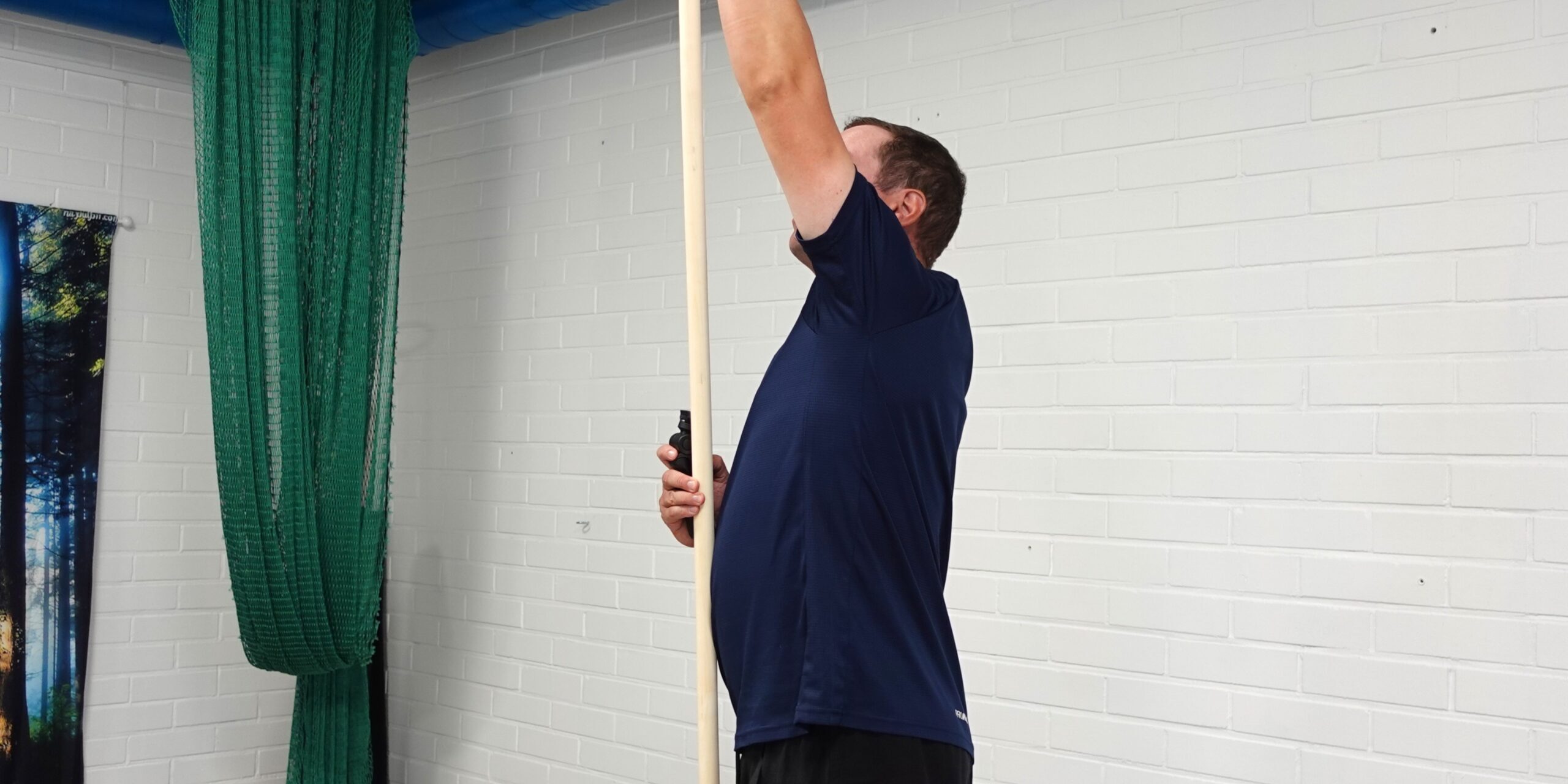 Käden kohotus paljastaa lapaluun kompensatorisen liikkeen rintarangan jäykkyyden seurauksena