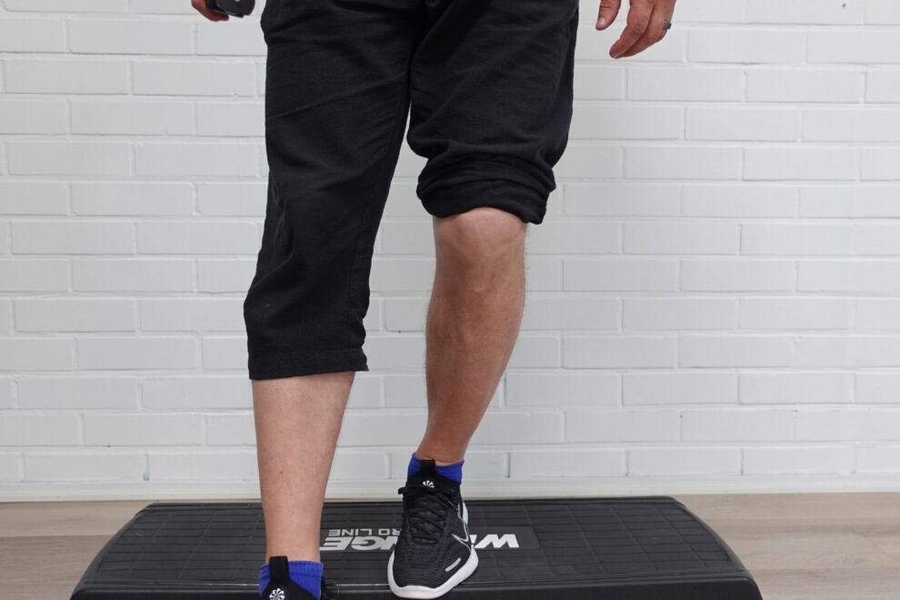 Alavartalo laskeutuu steppilaudalta ja polvi kuormittuu yksijalkaisessa liikkeessä